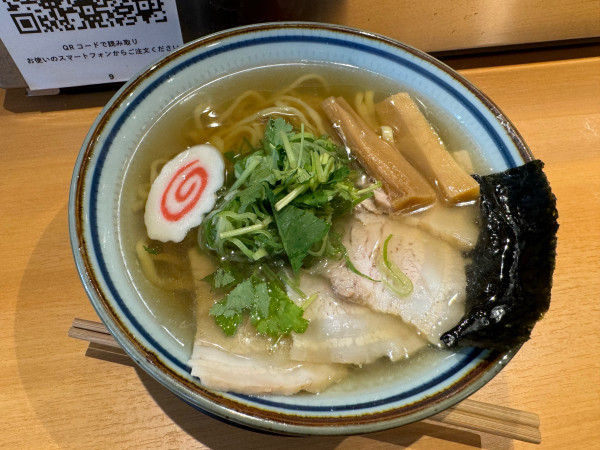 「貝出汁塩らぁ麺＋ミニ海鮮丼セット　1300」@貝 刺身専門店 しらはらの写真