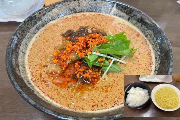 「辛口担々麺 ごま濃いめ+替玉+半らいす」@麺処 ごまやの写真