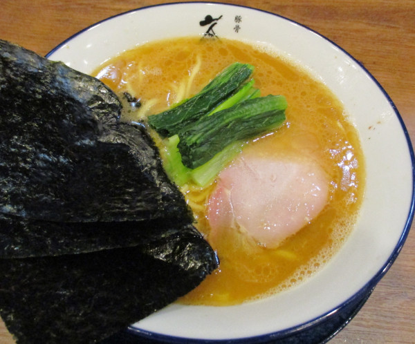 「ラーメン（麺ヤワ）1000円」@豚骨 蒼翔の写真