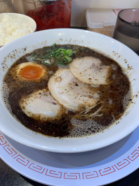 「らーめん（黒）」@博多らーめん ひまわりの写真