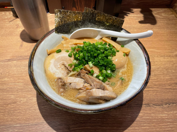 「得製らーめん」@風雲児 吉祥寺店の写真