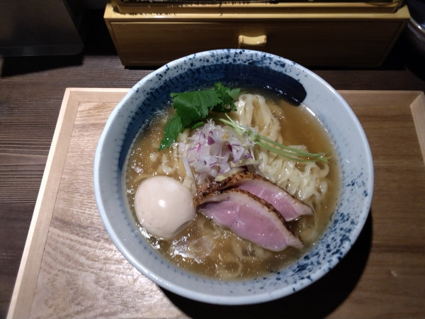 「最上鴨中華蕎麦(塩) 1200円+平打ち麺に変更　100円」@鴨出汁中華蕎麦 麺屋yoshikiの写真