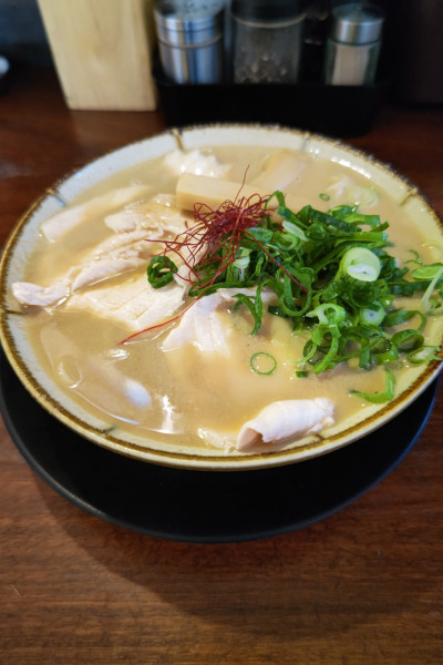 「鶏白湯らーめん」@鶏白湯らーめん ちきんういんぐの写真
