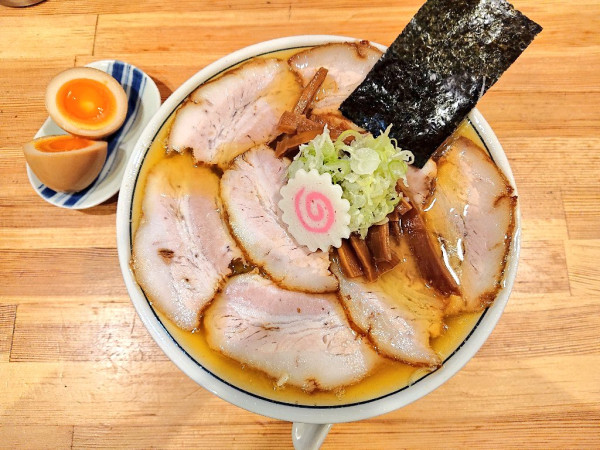 「味玉チャーシュー麺」@there is ramenの写真