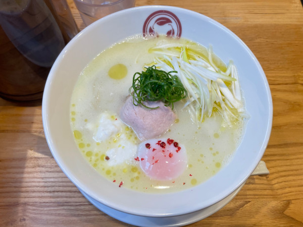 「白トリュフ鶏白湯らーめん＋ねぎ」@らーめん 一葉の写真