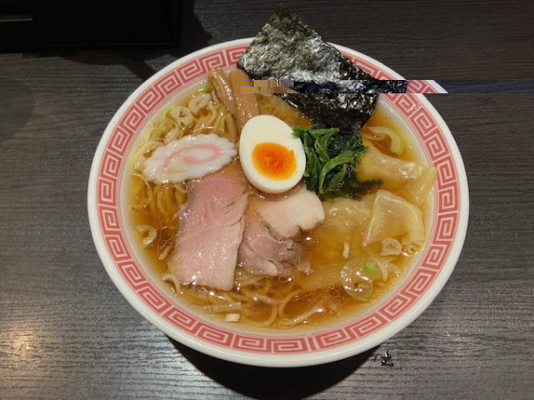 「ラーメン＋ワンタン」@ラーメン大至の写真