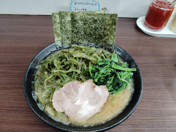 「茎わかめラーメン　　並　　　　950えん」@川崎家 榎町店の写真