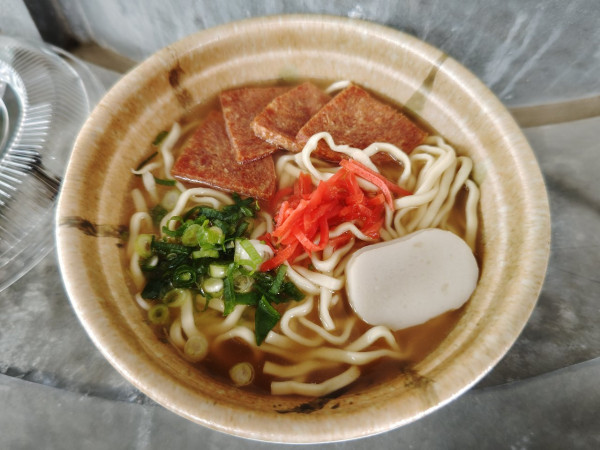 「ポークそば」@リトル沖縄 西武ドーム店の写真