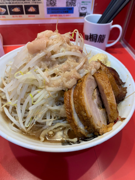 「らーめん➕豚2枚」@麺屋 桐龍の写真