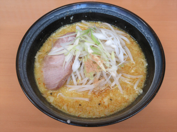 「レッドカレーらーめん（650円）」@原点らーめんの写真