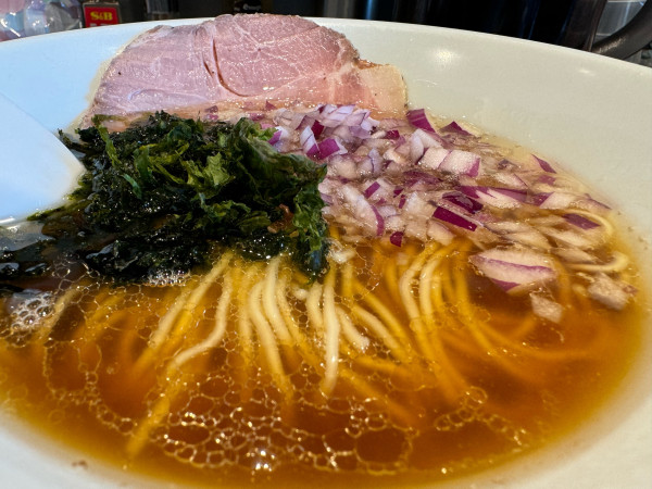 「淡麗＋ネギ増し」@麺や べらぼうの写真