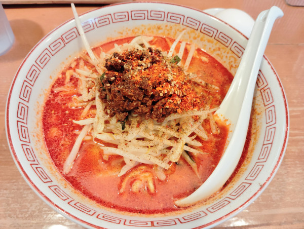 「担々麺＋温たま」@担々飯店の写真