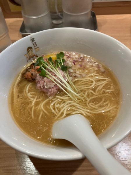 「金目鯛白湯らぁ麺（950円）」@らぁ麺 鳳仙花の写真