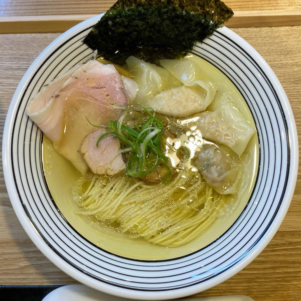 「ワンタン塩そば（麺少なめ）¥1,350」@麺道 千鶏の写真