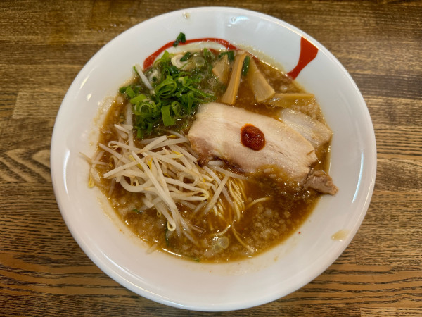 「濃厚豚骨らーめん　850円」@豚の助の写真