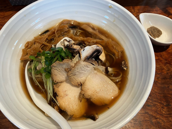 「【限定｝国産生マッシュルーム鶏そば　1080円」@鶏そば 一瑳の写真