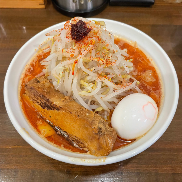 「赤富士(150g)+桜玉+半ライス  ￥950+￥120+￥10」@麺処 はいからの写真