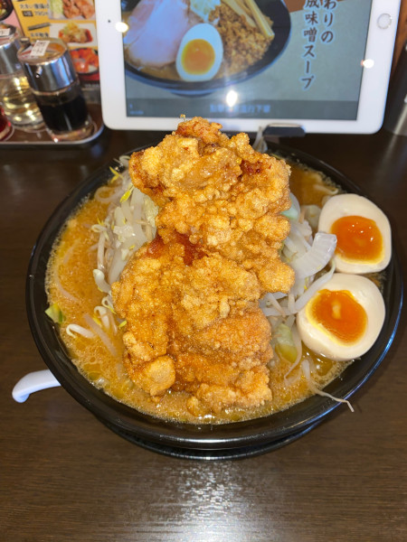 「ガッツリ系味噌ラーメンニンニク多め半熟煮たまご¥1,220円」@熟成味噌ラーメン専門店 ミソウソツカナイの写真