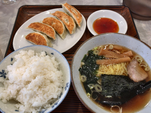 「太陽サービスセット Bセット(ギョウザ ライス 半ラーメン)」@太陽の写真