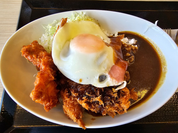 「【限定】フル盛りプレート　790円（外税）」@かつや 弘前城東店の写真