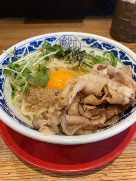 「冷したまごかけ麺（1.5玉）¥980」@九州らーめん亀王 京橋店の写真