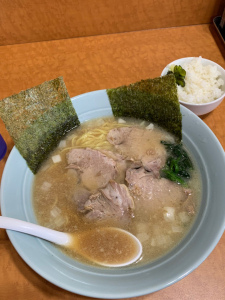 「チャーシューメン中盛り1250円 半ライス100円」@ラーメンショップ大門 福大亭の写真