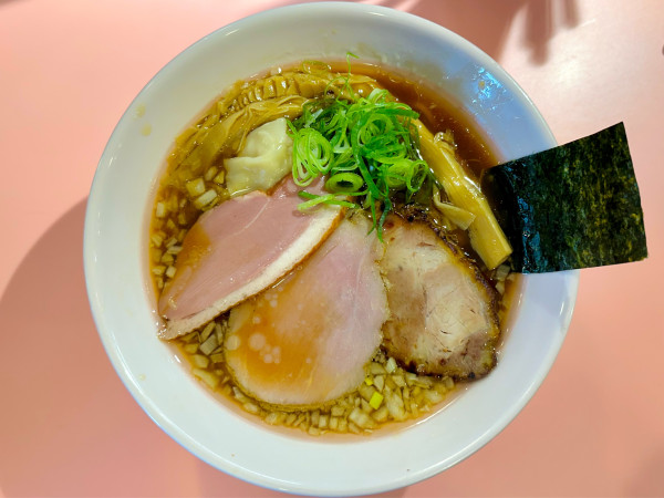 「★燻製醤油ラーメン🍜¥1,500」@流星軒の写真
