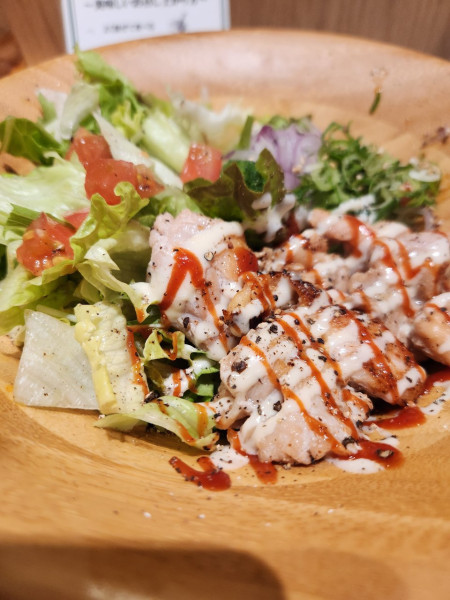 「グリルチキンのまぜそば赤」@まぜそば ごち麺 赤坂見附店の写真