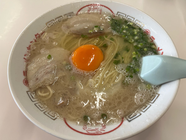 「ラーメン生卵」@丸幸ラーメンセンター 基山店の写真