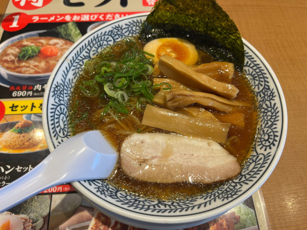 「熟成醤油ラーメン　極太メンマ869円」@丸源ラーメン 川口芝店の写真