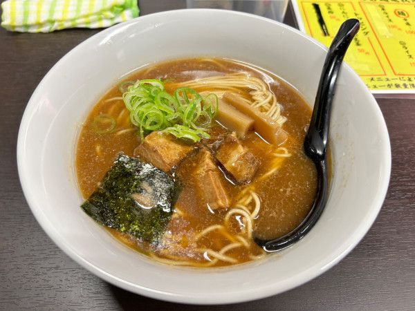 「早朝ラーメン　醤油ラーメン」@らぁ麺 亀我楽の写真