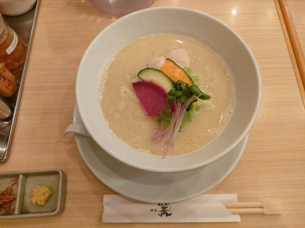 「鶏白湯soba 1280円」@銀座 篝 大手町店の写真