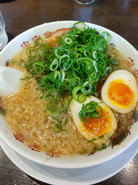 「味玉ラーメン(固め) 910円」@来来亭 川崎菅生店の写真