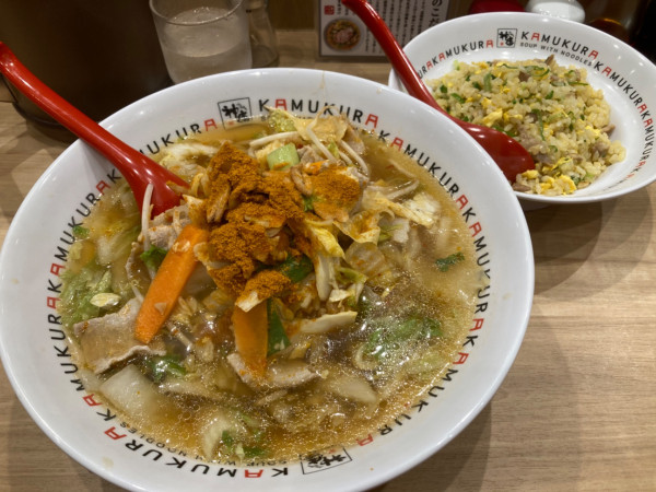 「あぶない激辛スタミナラーメン1340円+チャーハン500円」@どうとんぼり神座 中野サンモール店の写真