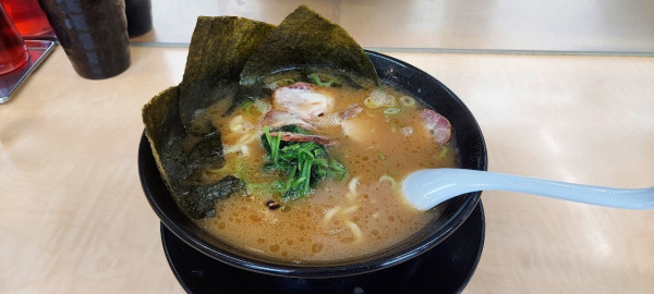 「とんこつ醤油ラーメン」@ら~めん ぎょうてん屋 GOLD 綾瀬店の写真