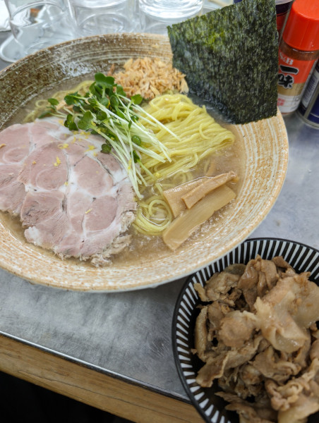 「濃厚スルメイカまぜそば(塩)」@覆麺 智の写真