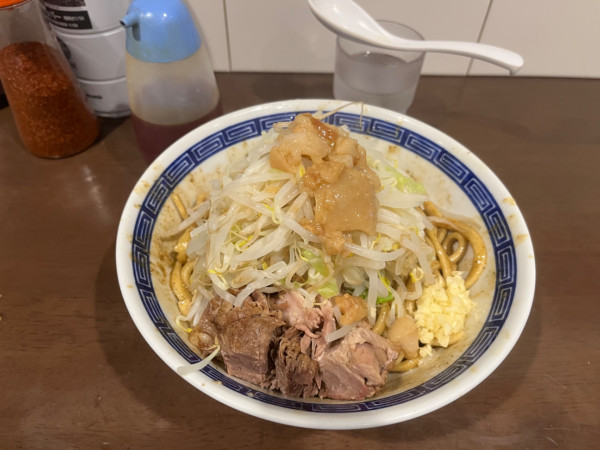 「煮干し油そばニンニク少しアブラ」@ラーメン ゼンゼンの写真
