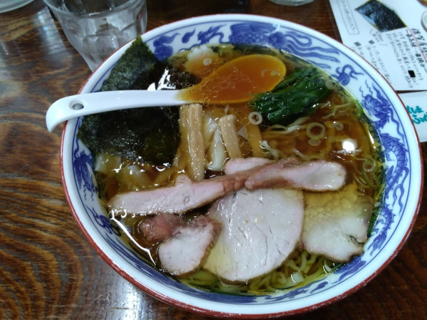「ワンタン麺　1100円」@とら食堂の写真