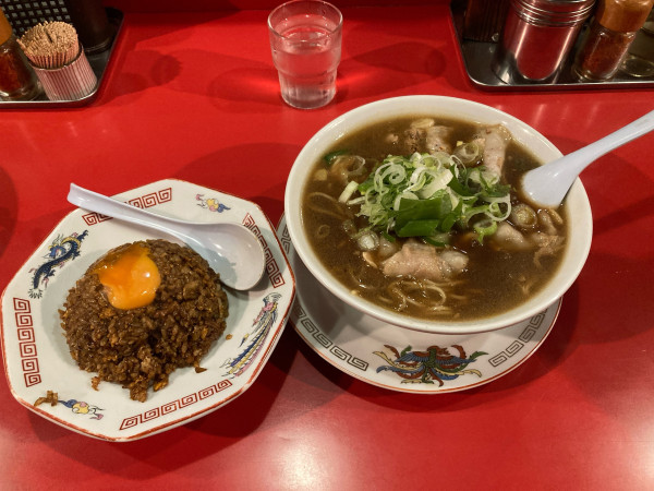 「中華そば・半チャーハン」@末廣ラーメン本舗 仙台駅前分店の写真