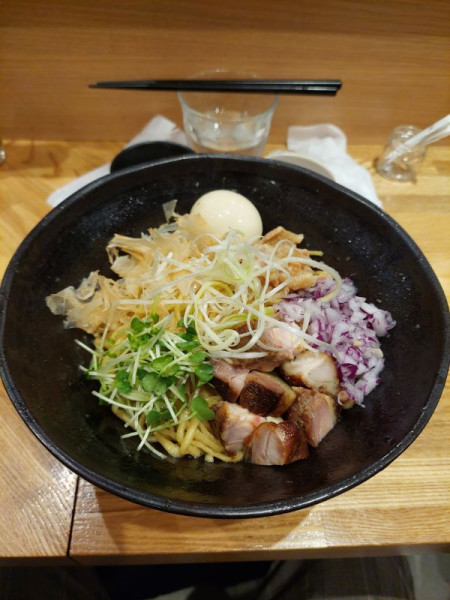「特製地鶏まぜそば 特盛＋チーズ」@TOMORROW NEVER NOODLESの写真