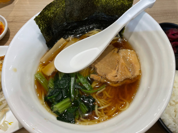 「醤油らーめんセット　￥１０８０」@石松餃子 三河安城店の写真