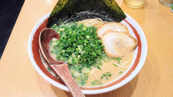「【限定】ラーメン(硬め)+海苔･ねぎ増し」@ラーメン 暖暮 町田店の写真
