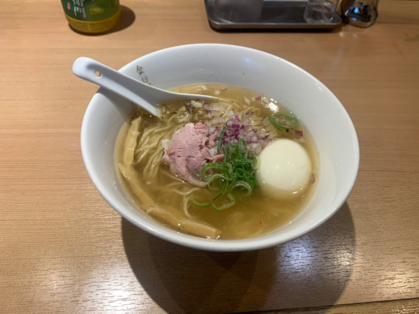 「金目鯛らぁめん＋味玉」@らぁ麺 鳳仙花の写真