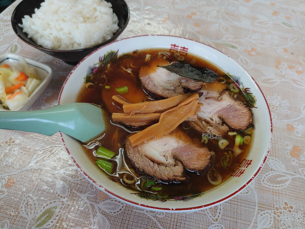 「チャーシュー麺+ライス」@若松の写真