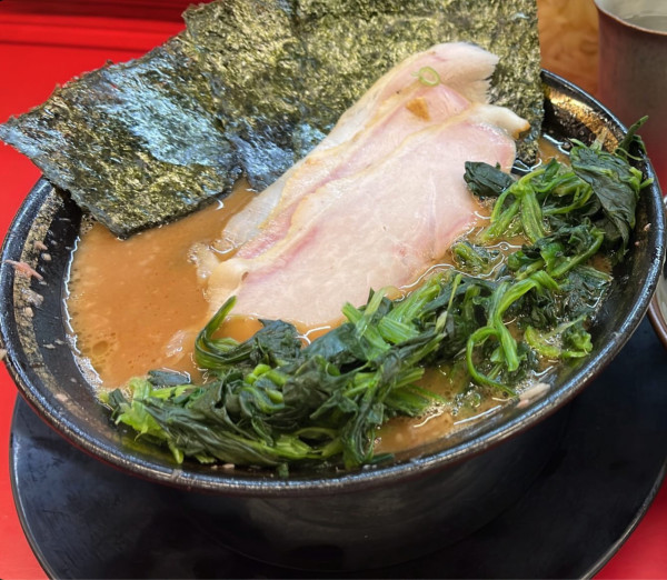 「チャーシューメンプラスほうれん草」@柏 王道家の写真