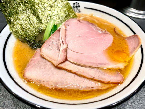 「☆らーめん ももチャー一枚トッピング☆」@らーめん飛粋 武蔵新田店の写真