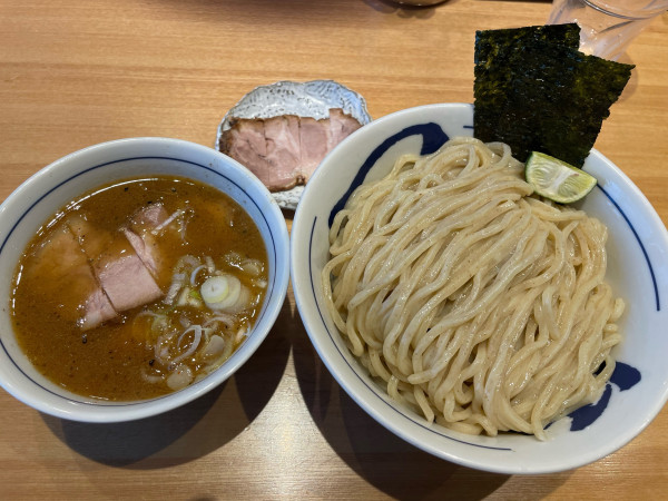 「特製濃厚つけ麺（大盛り）＋チャーシュー1枚トッピング」@つじ田 秋葉原店の写真
