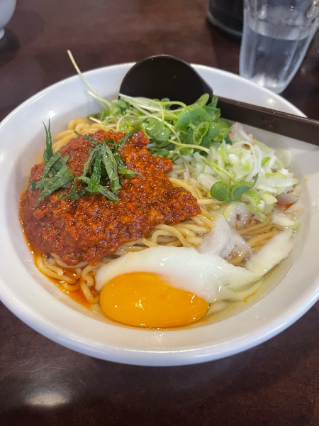 「汁なし坦々麺(ランチ大盛)+半炒飯」@そらまめ拉麺本舗の写真