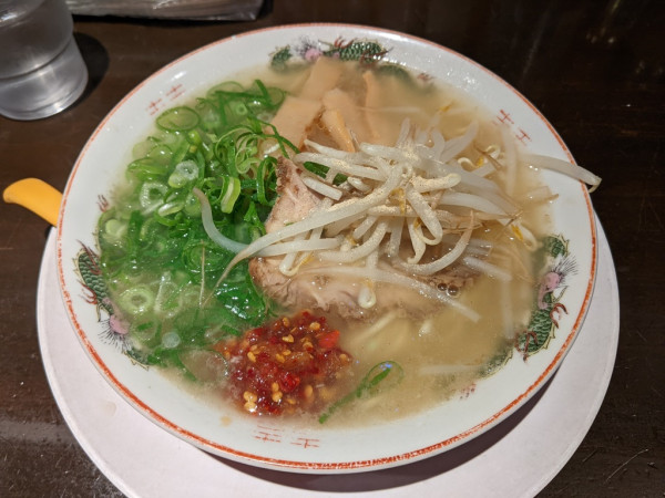 「クサウマニンニクラーメン(中太麺)」@いっちゃんラーメンの写真