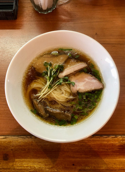 「醤油らーめん（800）」@麺と酒とカフェ ラーメンDON DONの写真